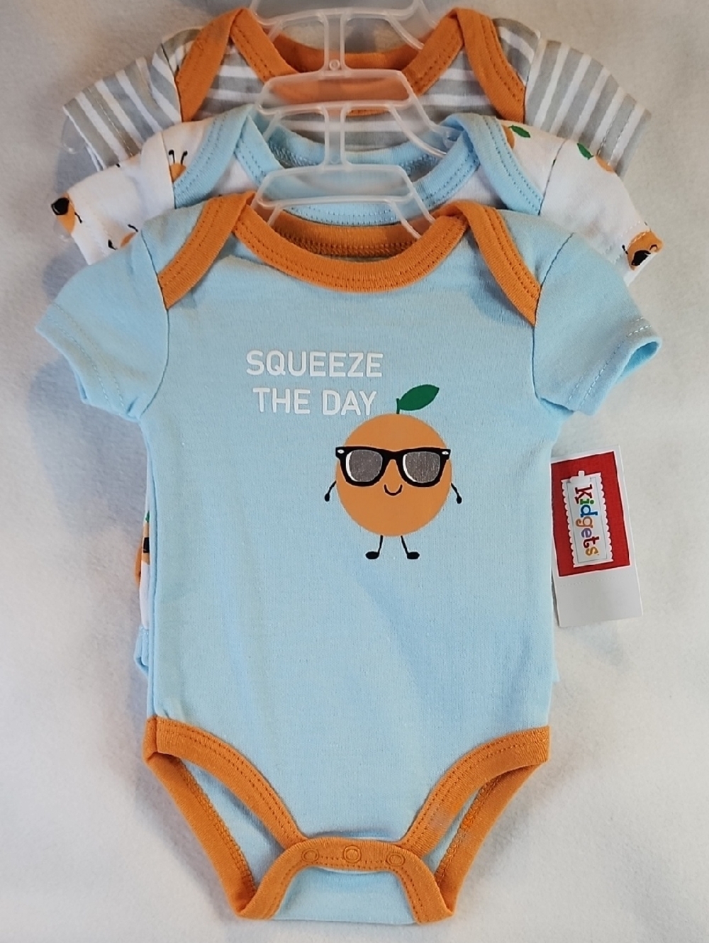 Kidgets 3pc Set Light Blue & Orange And White 'Squeeze the Day Graphic One-Piece